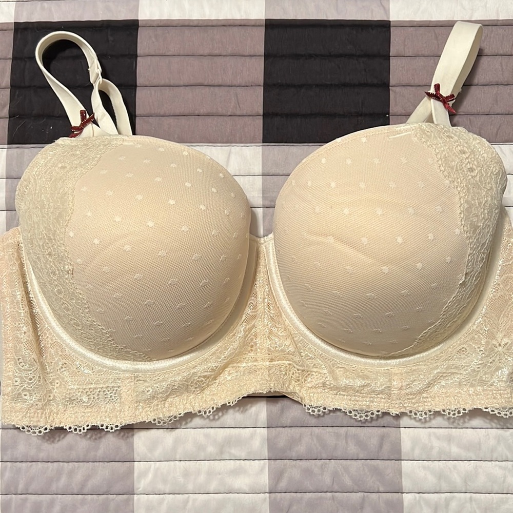 NWOT Cacique 40DDD Lace Bra